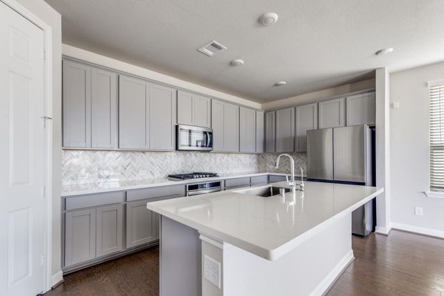 9455 Towne Lake Parkway Parkway, Cypress, TX 77433