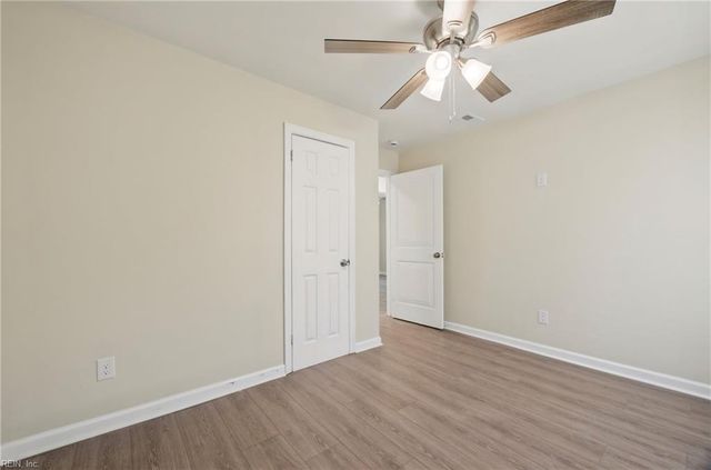 2 Reynolds DR, Hampton, VA 23666