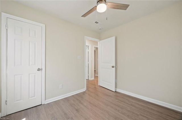 2 Reynolds DR, Hampton, VA 23666