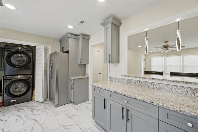 2 Reynolds DR, Hampton, VA 23666