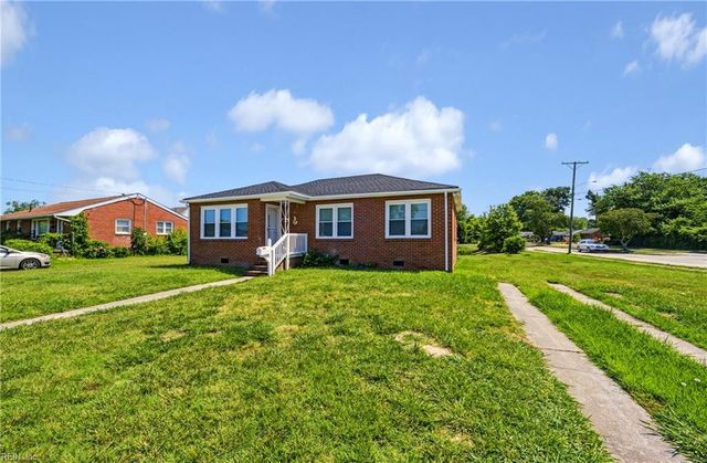 2 Reynolds DR, Hampton, VA 23666