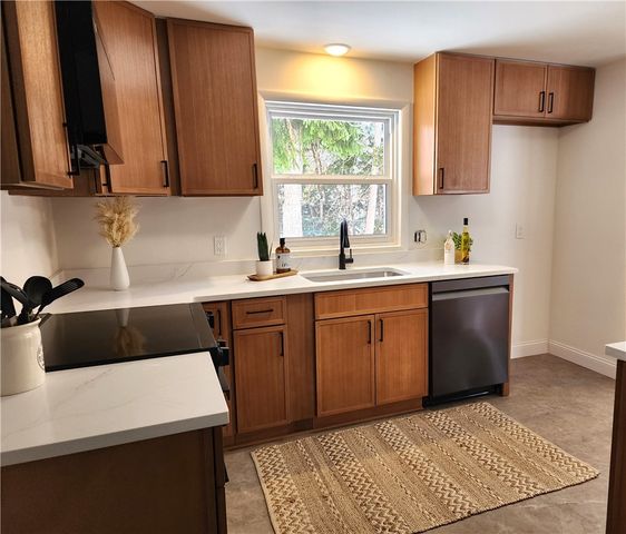 75 Everclay Drive, Greece, NY 14616