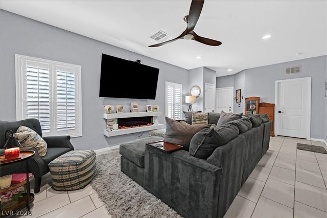 8094 Tulip Bulb Street, Las Vegas, NV 89113