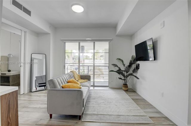 155 E Boca Raton Rd TH1, Boca Raton, FL 33432