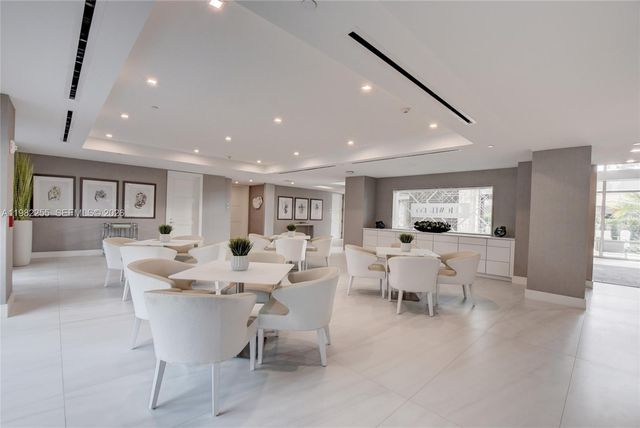 155 E Boca Raton Rd TH1, Boca Raton, FL 33432