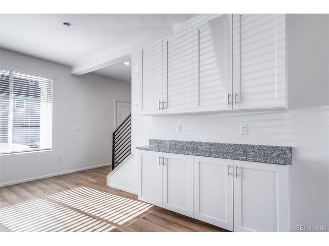 46569 Sunflower Ln, Bennett, CO 80102