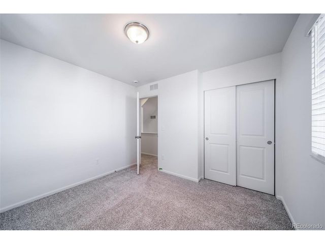 46569 Sunflower Ln, Bennett, CO 80102