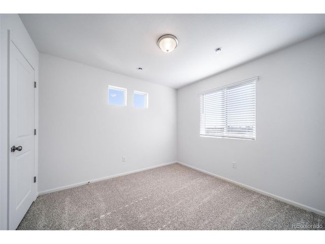 46569 Sunflower Ln, Bennett, CO 80102