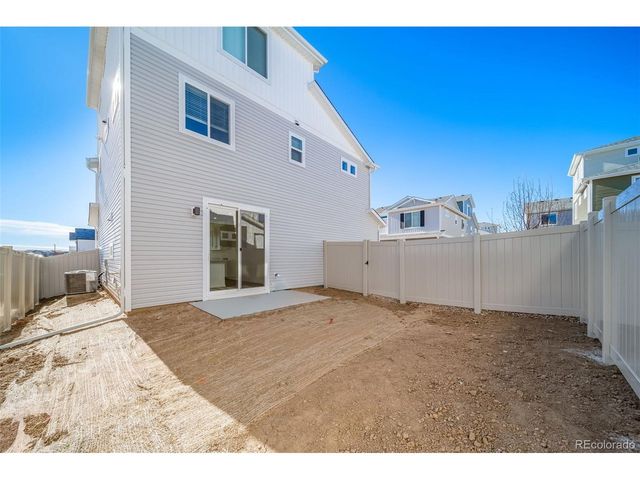 46569 Sunflower Ln, Bennett, CO 80102