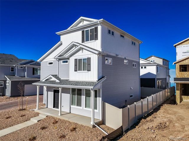 46569 Sunflower Ln, Bennett, CO 80102