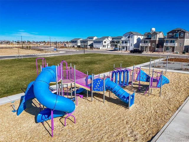 46569 Sunflower Ln, Bennett, CO 80102