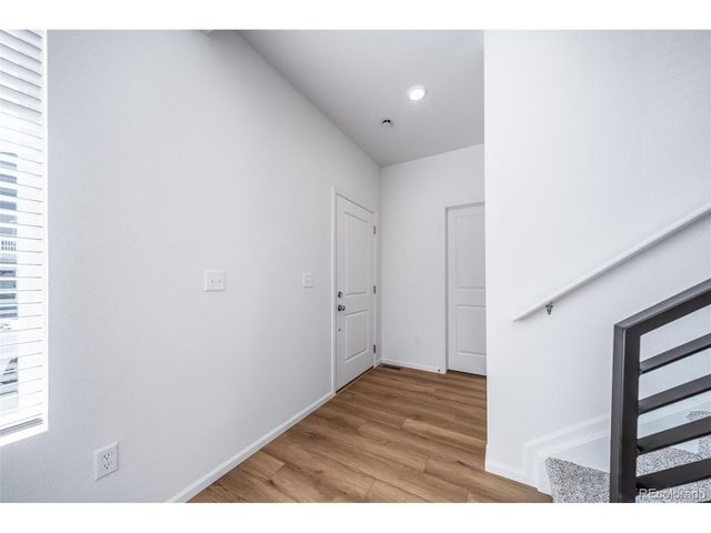 46569 Sunflower Ln, Bennett, CO 80102