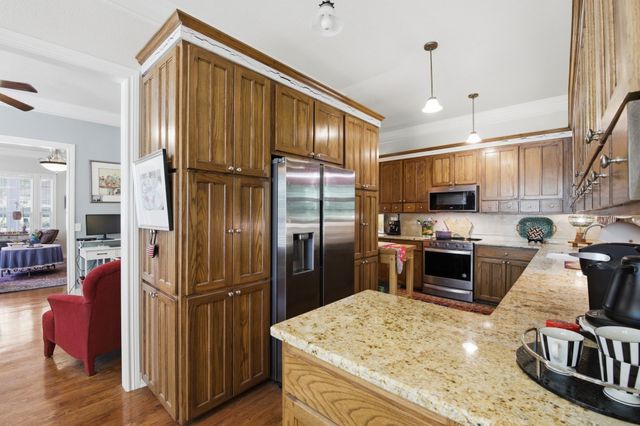 306 W Spring Street, Weatherford, TX 76086