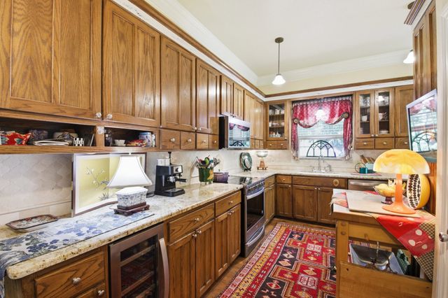 306 W Spring Street, Weatherford, TX 76086