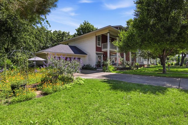 306 W Spring Street, Weatherford, TX 76086