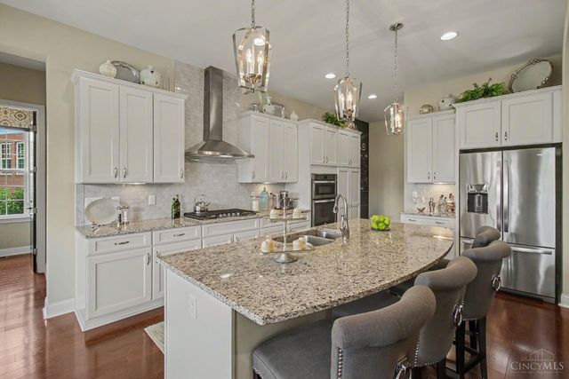 8961 Oakcrest Way, West Chester, OH 45069