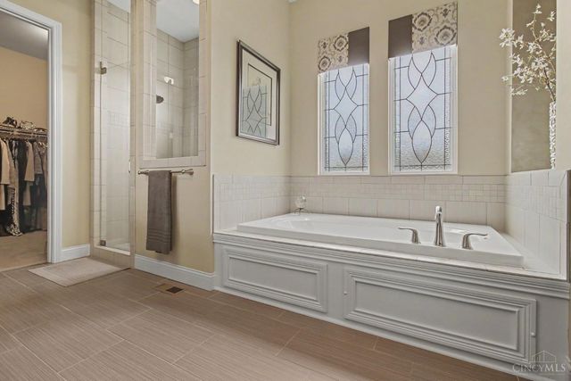 8961 Oakcrest Way, West Chester, OH 45069