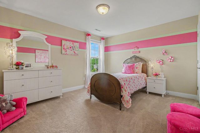 8961 Oakcrest Way, West Chester, OH 45069