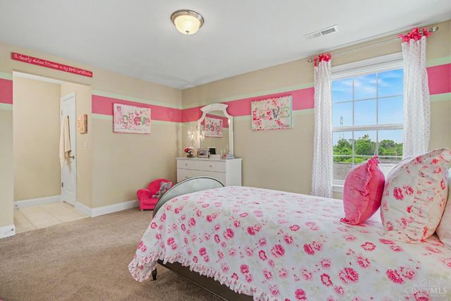 8961 Oakcrest Way, West Chester, OH 45069