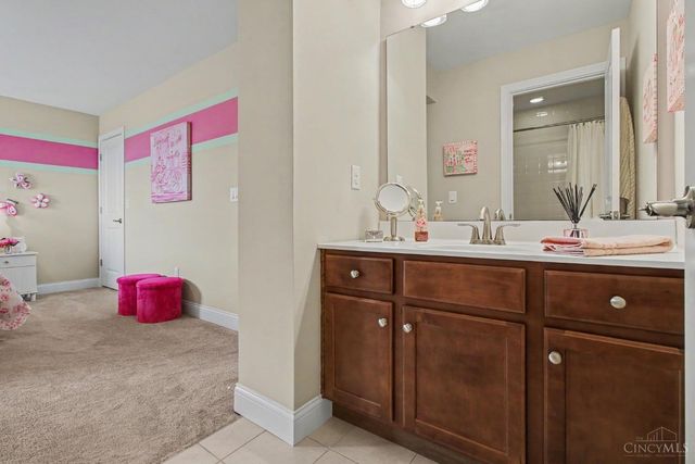 8961 Oakcrest Way, West Chester, OH 45069