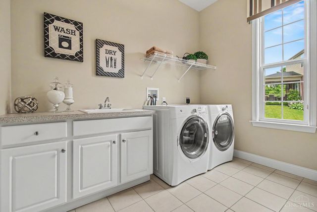 8961 Oakcrest Way, West Chester, OH 45069