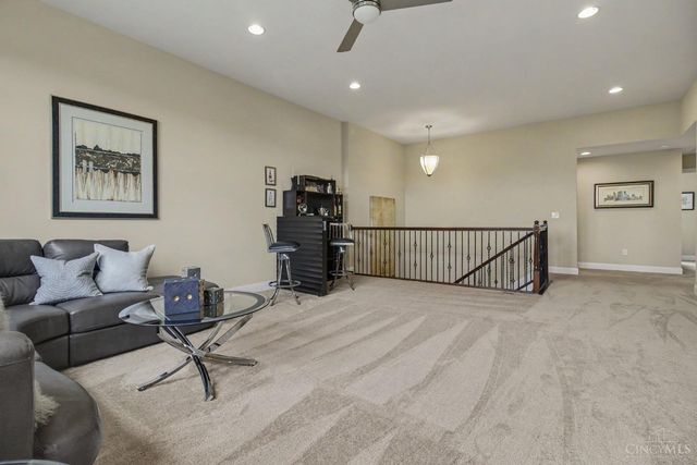8961 Oakcrest Way, West Chester, OH 45069