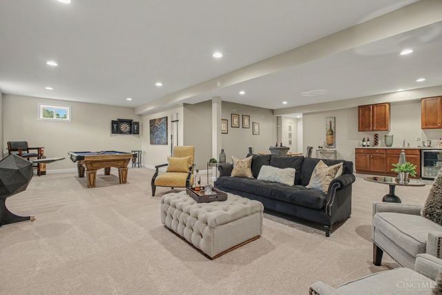 8961 Oakcrest Way, West Chester, OH 45069