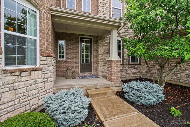8961 Oakcrest Way, West Chester, OH 45069