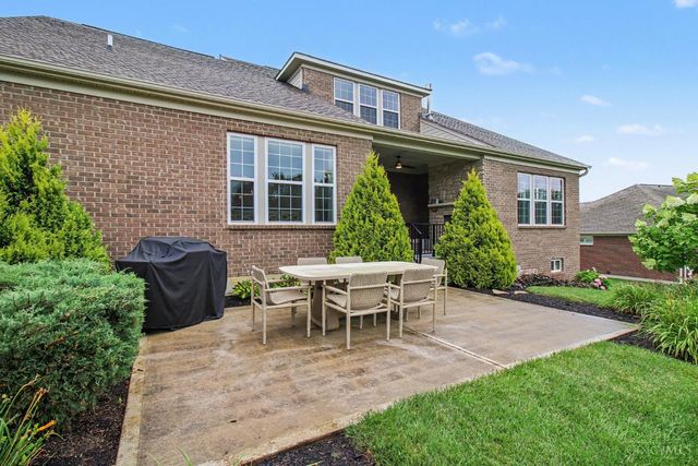 8961 Oakcrest Way, West Chester, OH 45069