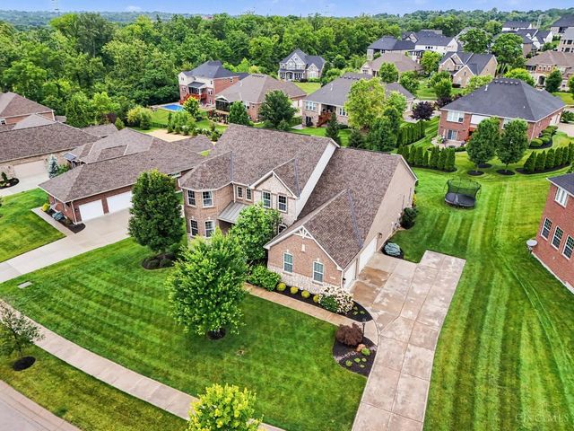 8961 Oakcrest Way, West Chester, OH 45069