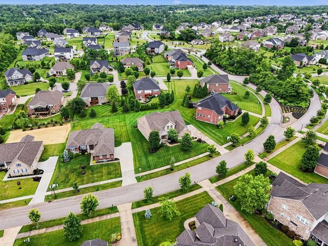 8961 Oakcrest Way, West Chester, OH 45069