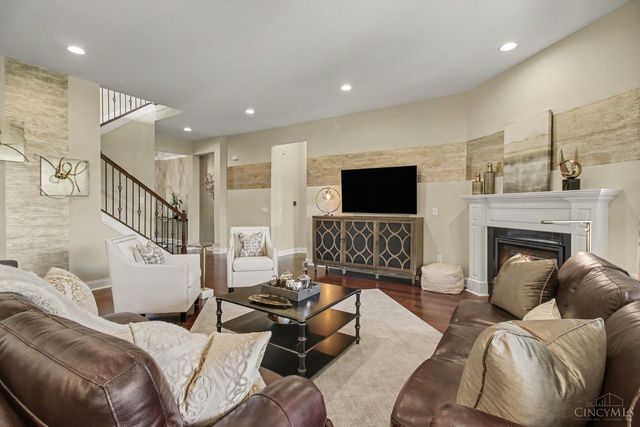 8961 Oakcrest Way, West Chester, OH 45069