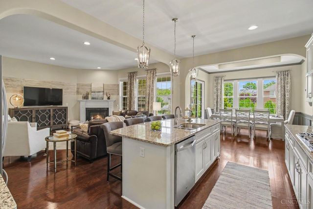 8961 Oakcrest Way, West Chester, OH 45069