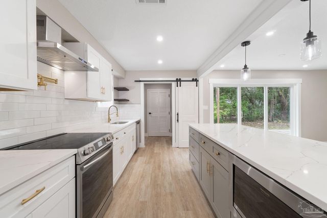 4023 Sandy Bluff Dr, Gulf Breeze, FL 32563