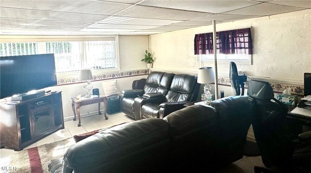 2780 Oberlin Avenue, Lorain, OH 44052