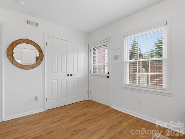 4640 Old Lantern Way, Charlotte, NC 28212