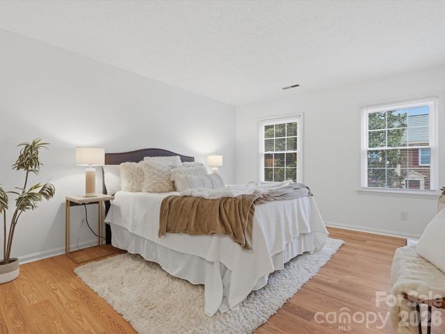 4640 Old Lantern Way, Charlotte, NC 28212