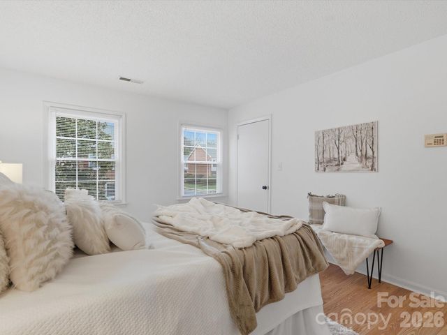 4640 Old Lantern Way, Charlotte, NC 28212