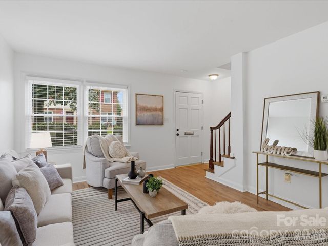 4640 Old Lantern Way, Charlotte, NC 28212