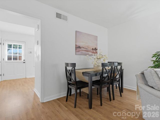 4640 Old Lantern Way, Charlotte, NC 28212