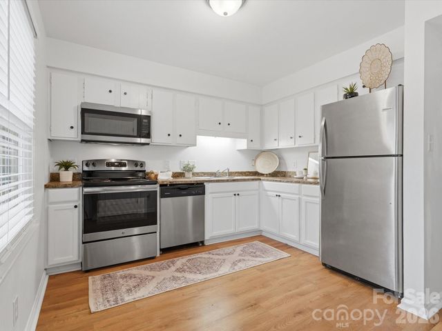 4640 Old Lantern Way, Charlotte, NC 28212