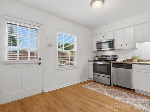 4640 Old Lantern Way, Charlotte, NC 28212