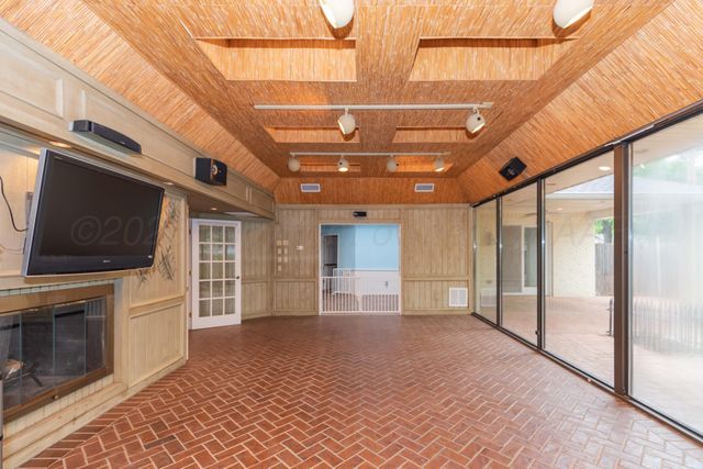 4102 PARAMOUNT Boulevard, Amarillo, TX 79109