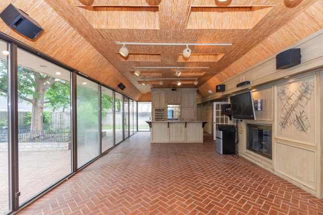 4102 PARAMOUNT Boulevard, Amarillo, TX 79109