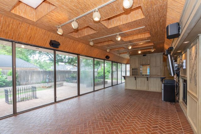 4102 PARAMOUNT Boulevard, Amarillo, TX 79109