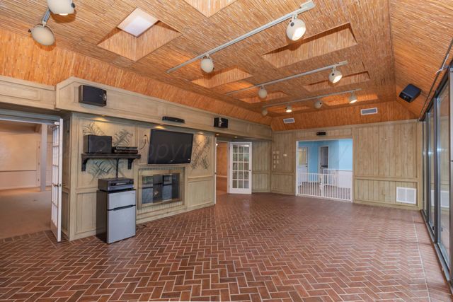 4102 PARAMOUNT Boulevard, Amarillo, TX 79109