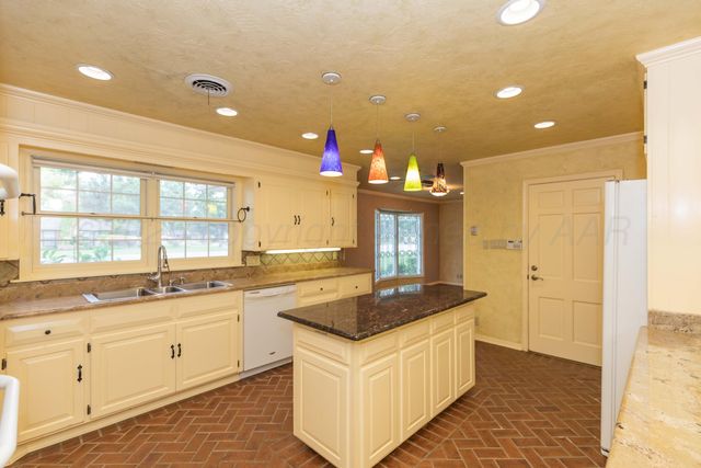 4102 PARAMOUNT Boulevard, Amarillo, TX 79109