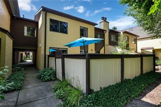 1094 Hampton Ridge Drive, Akron, OH 44313