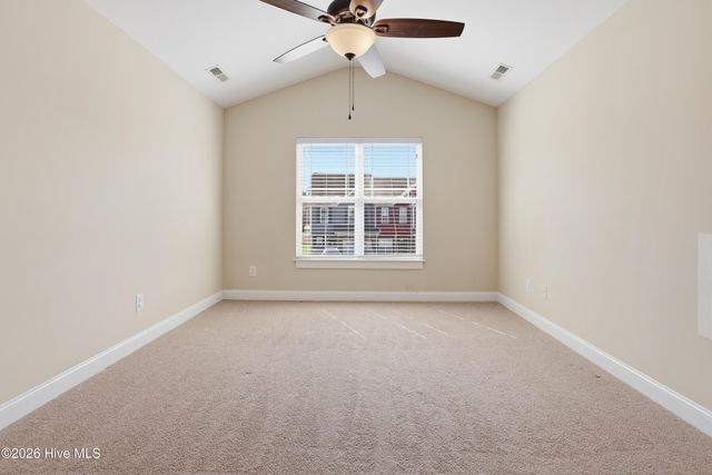 1800 Fox Den Way 4, Greenville, NC 27858