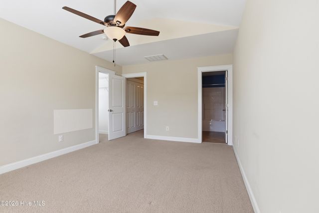 1800 Fox Den Way 4, Greenville, NC 27858